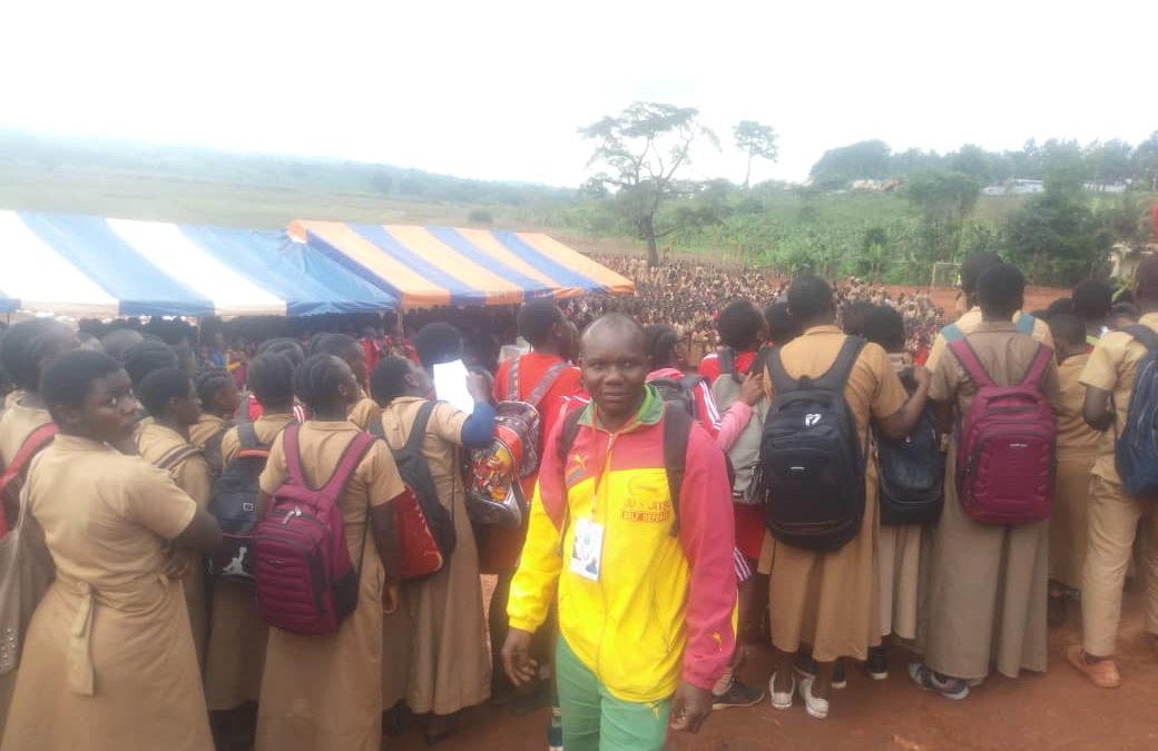 Violence, incivisme et drogue en milieu scolaire et périscolaire : maître SIGNE ÉTIENNE A CONDUIT CE 13 NOVEMBRE UNE DÉLÉGATION DE LA FOJCAM POUR UNE SENSIBILISATION AU LYCEE DE BAFOUSSAM RURAL DES ÉLÈVES SUR CE FLÉAU