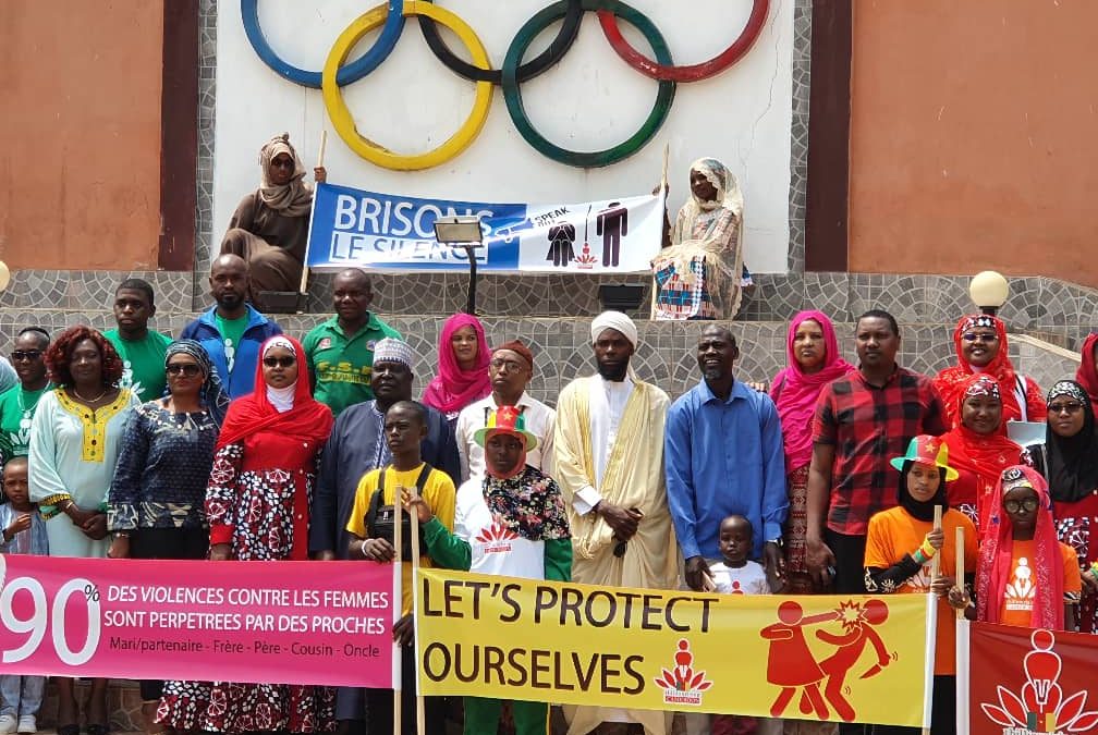 CAMEROUN CNOSC ladies self defense: Formation en technique d’autodéfense feminine co-organisée par 1billonrising et la FOJCAM ce 15 février 2020