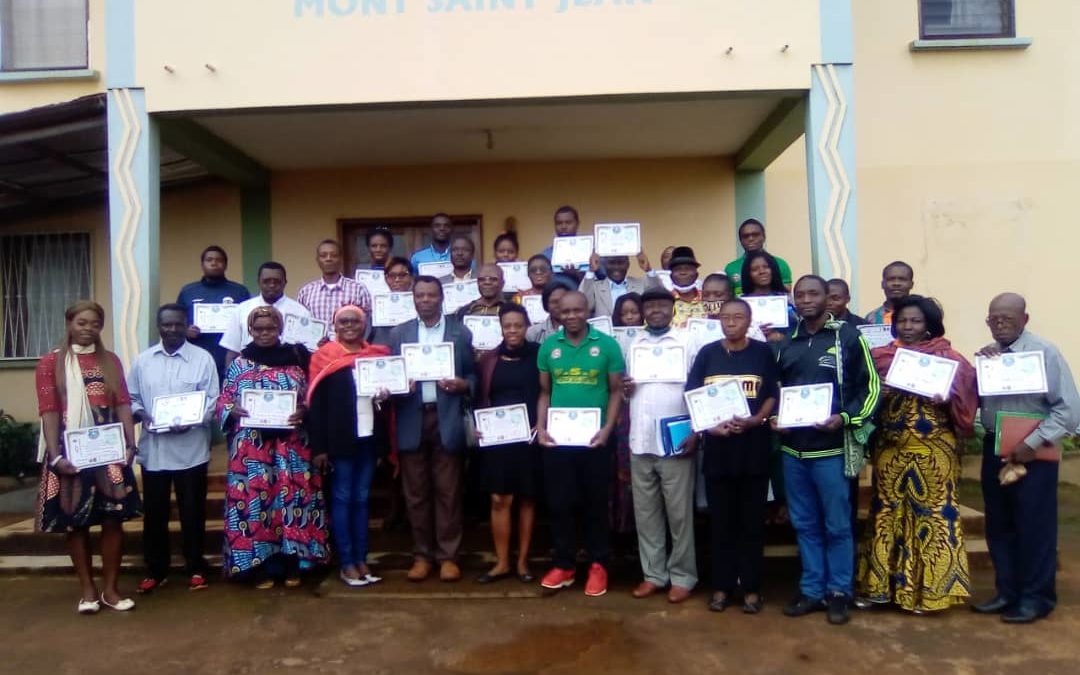 SEMINAIRE DE FORMATION DES AGENTS VOLONTAIRES DE SENSIBILISATION CONTRE LES VIOLENCES, L’INCIVISME, LES DROGUES ET AUTRES STUPEFIANTS EN MILIEU JEUNE , SCOLAIRE ET PERISCOLAIRE  PAR LA FOJCAM EN PARTENARIAT AVEC LA COMMISSION JUSTICE ET PAIX DES DIOCESES DE BAFOUSSAM, BAFANG ET NKONGSAMBA