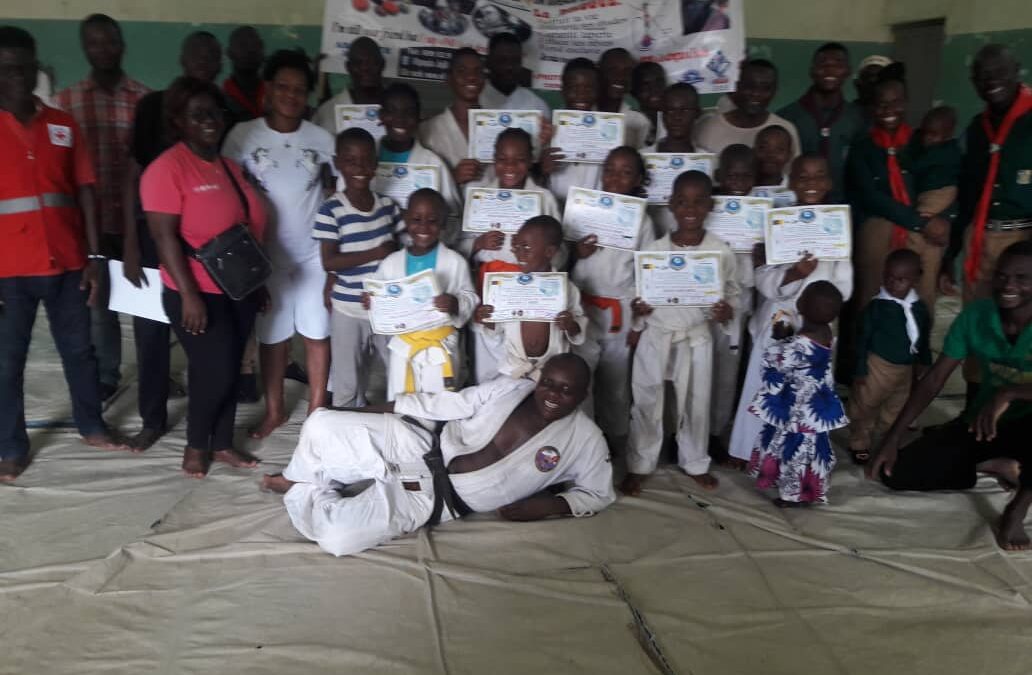 JUJITSU CAMEROUN : LA FOJCAM FORME LES PAIRS ÉDUCATEURS À KRIBI