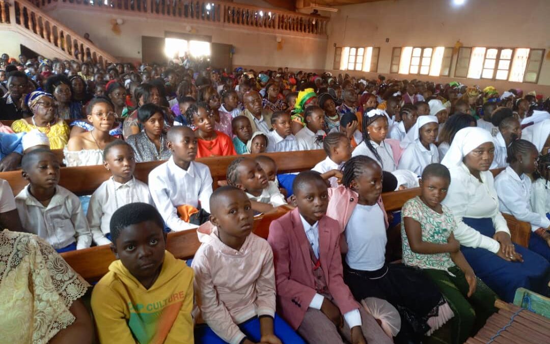 Diocèse de Bafoussam : Les drogues et stupéfiants, tueurs de rêves se la Jeunesse. La  FOJCAM et la Paroisse Sainte Cécile…